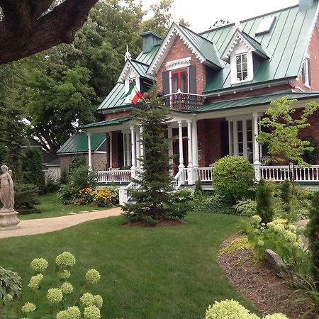 La Belle Aux Berges Bed & Breakfast Saint-Denis-sur-Richelieu ภายนอก รูปภาพ