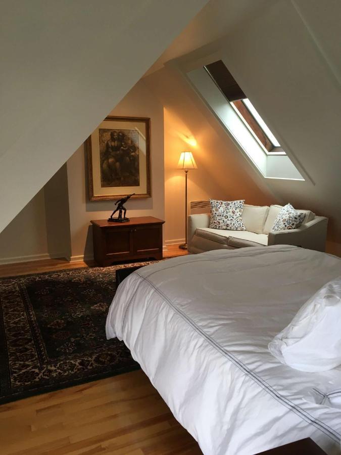 La Belle Aux Berges Bed & Breakfast Saint-Denis-sur-Richelieu ภายนอก รูปภาพ
