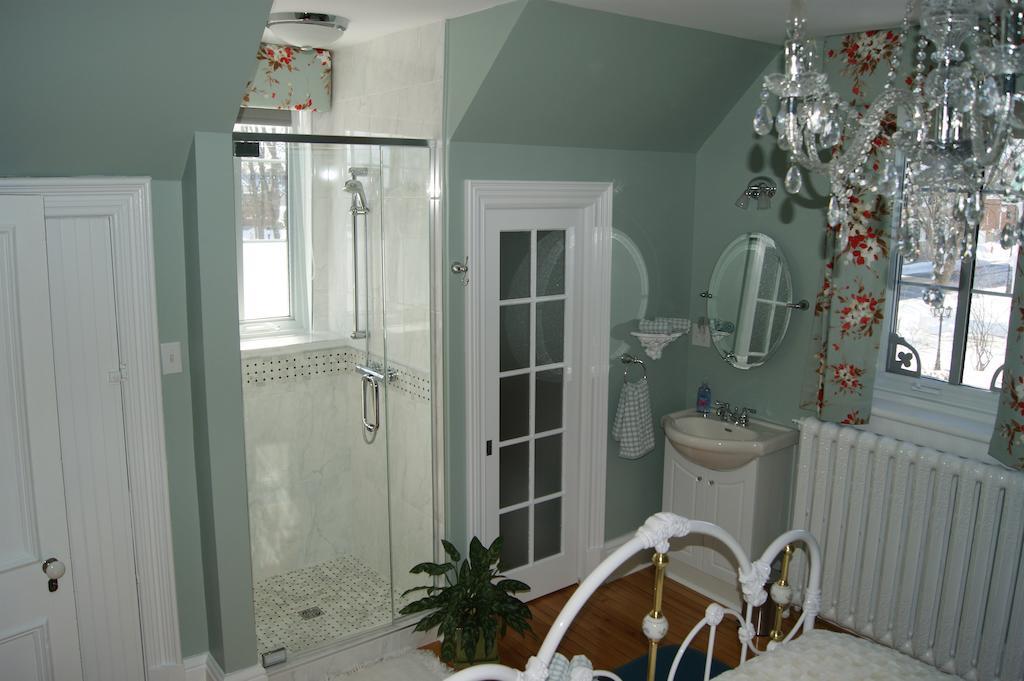 La Belle Aux Berges Bed & Breakfast Saint-Denis-sur-Richelieu ห้อง รูปภาพ