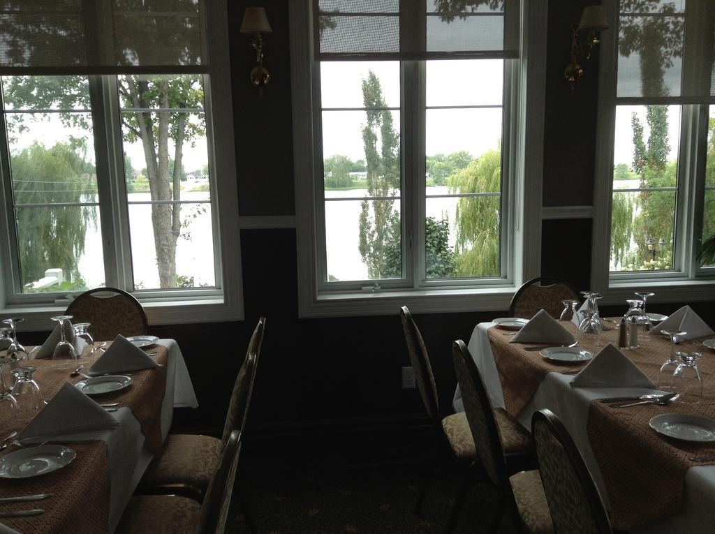 La Belle Aux Berges Bed & Breakfast Saint-Denis-sur-Richelieu ภายนอก รูปภาพ