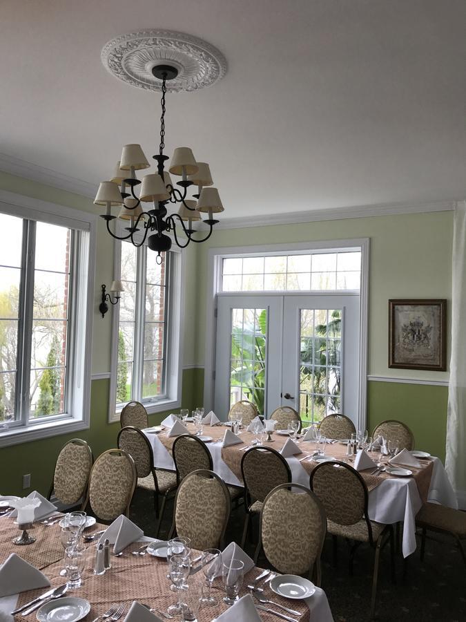 La Belle Aux Berges Bed & Breakfast Saint-Denis-sur-Richelieu ภายนอก รูปภาพ